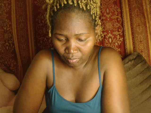 Sexxy-pretty24 webcam
