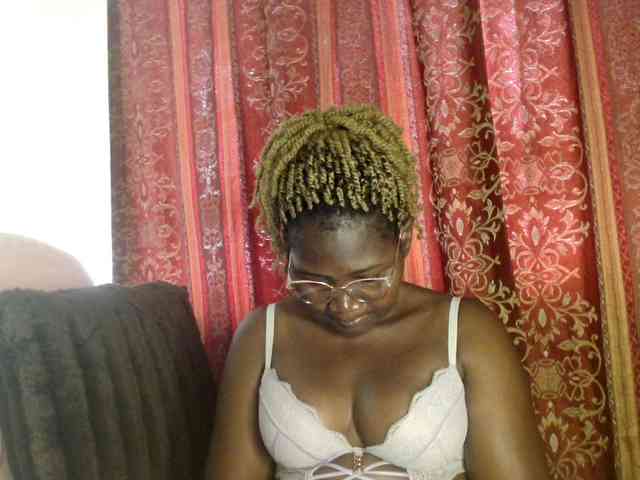 Sexxy-pretty24 webcam