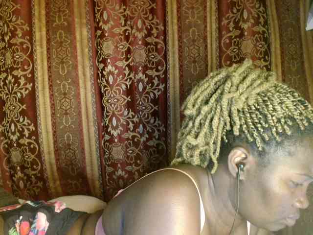 Sexxy-pretty24 webcam