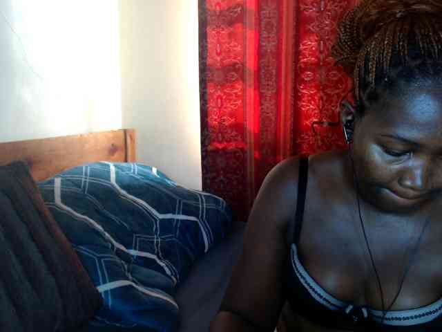 Sexxy-pretty24 webcam