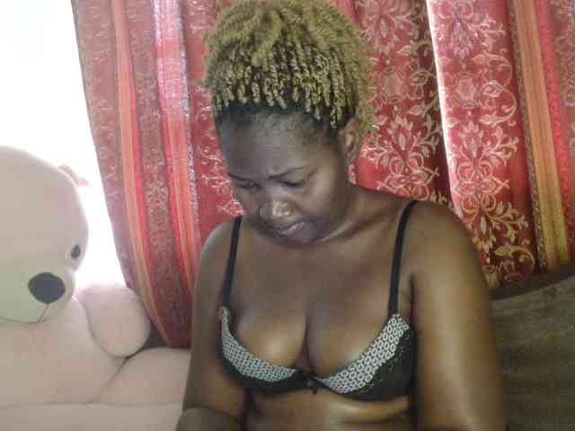 Sexxy-pretty24 webcam