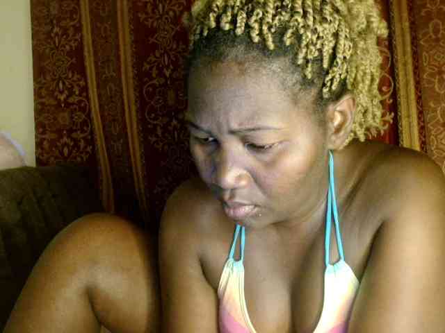 Sexxy-pretty24 webcam