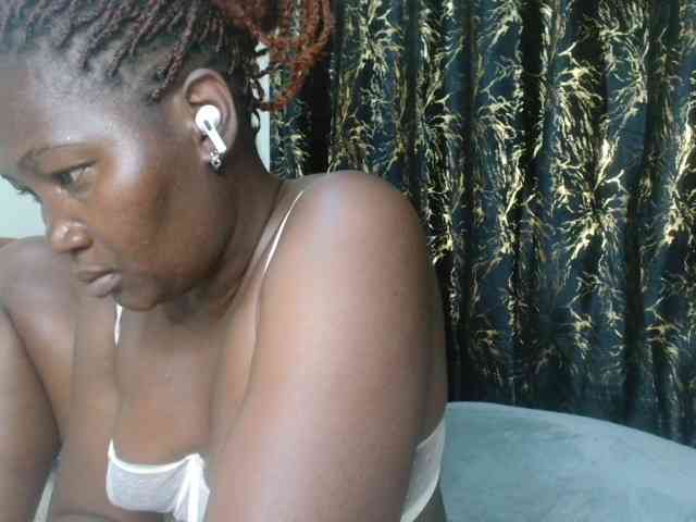 Sexxy-pretty24 webcam