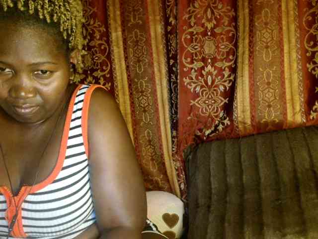 Sexxy-pretty24 webcam