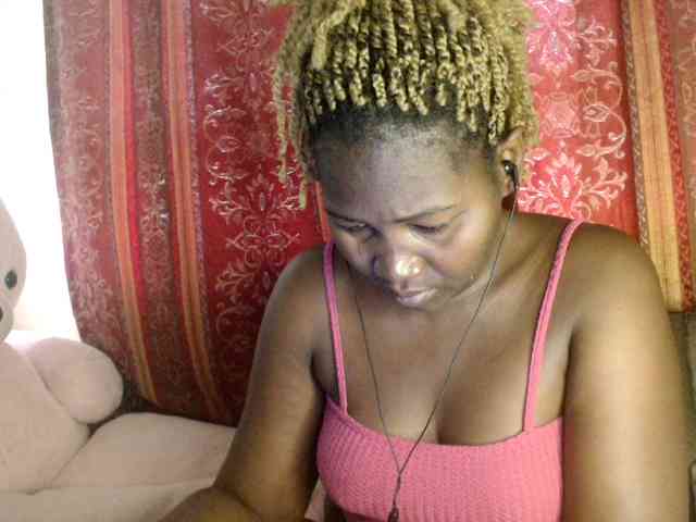 Sexxy-pretty24 webcam