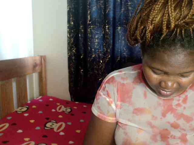 Sexxy-pretty24 webcam