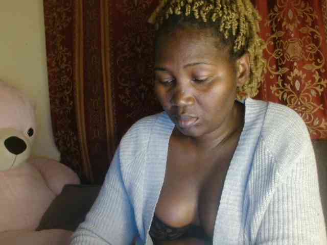 Sexxy-pretty24 webcam