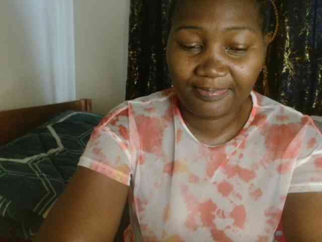 Sexxy-pretty24 webcam