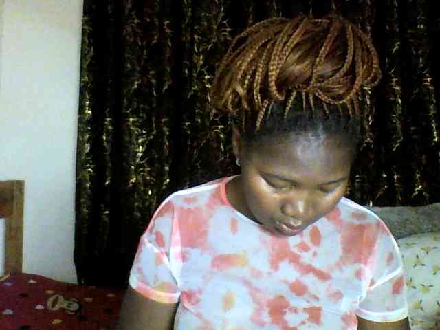 Sexxy-pretty24 webcam