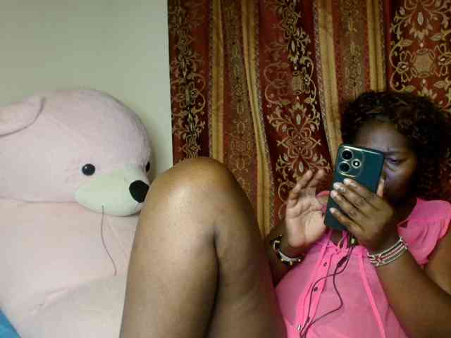 Sexxy-pretty24 webcam