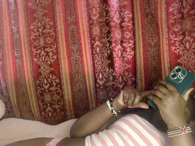 Sexxy-pretty24 webcam