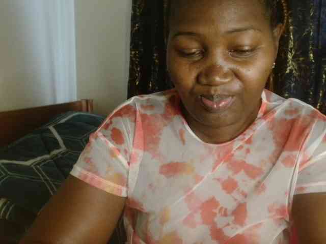 Sexxy-pretty24 webcam