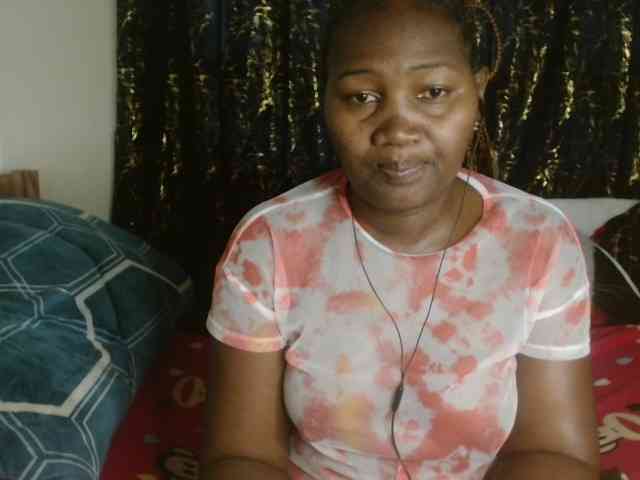 Sexxy-pretty24 webcam