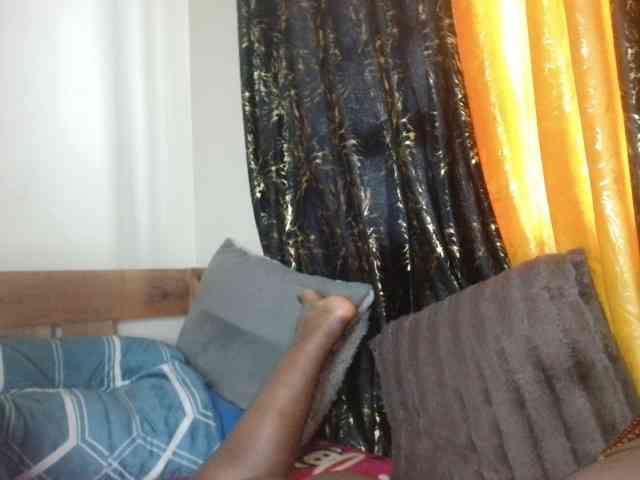 Sexxy-pretty24 webcam