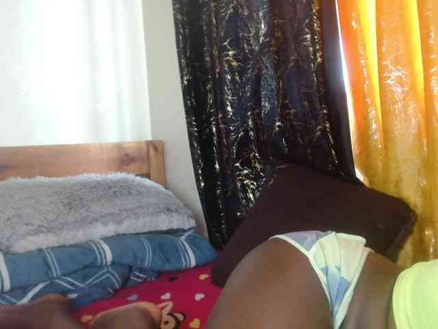 Sexxy-pretty24 webcam