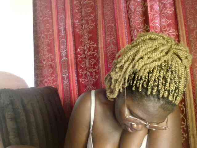 Sexxy-pretty24 webcam