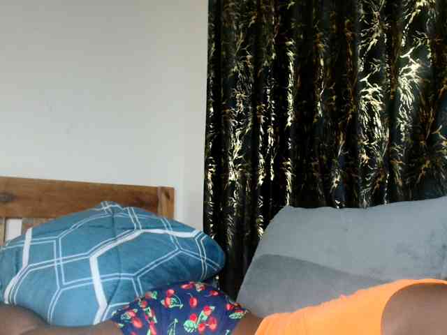 Sexxy-pretty24 webcam