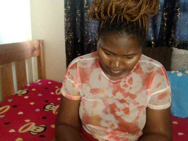 Sexxy-pretty24 webcam