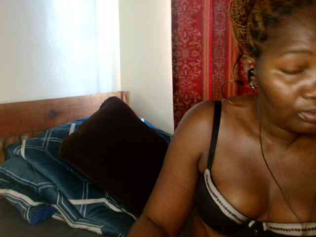 Sexxy-pretty24 webcam