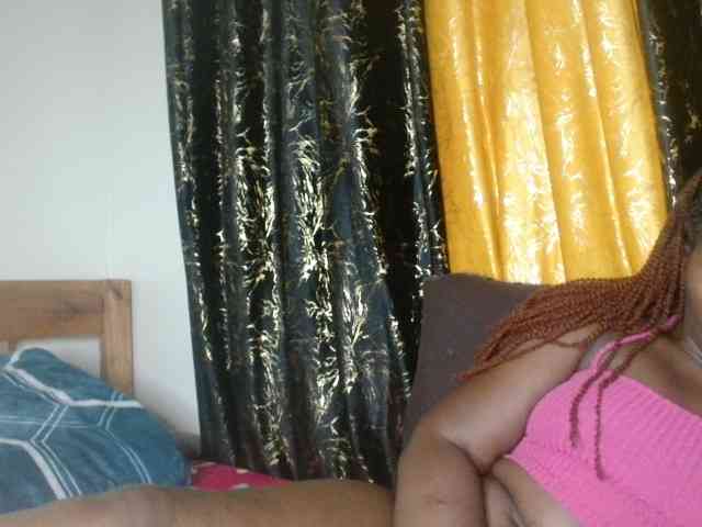 Sexxy-pretty24 webcam