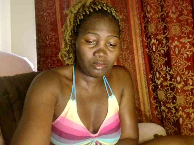Sexxy-pretty24 webcam