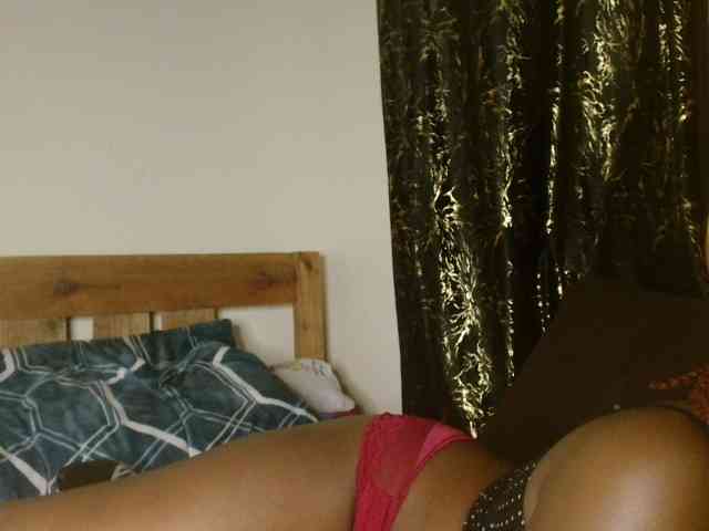 Sexxy-pretty24 webcam