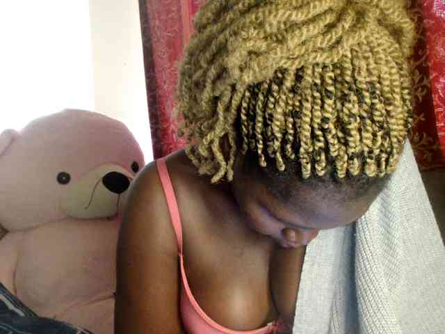 Sexxy-pretty24 webcam