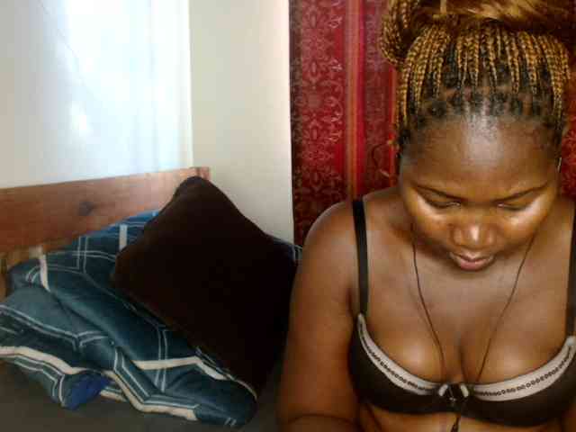Sexxy-pretty24 webcam