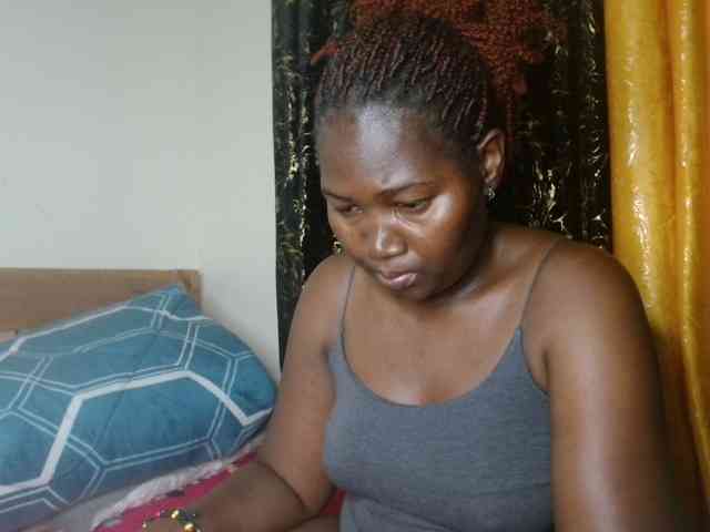 Sexxy-pretty24 webcam