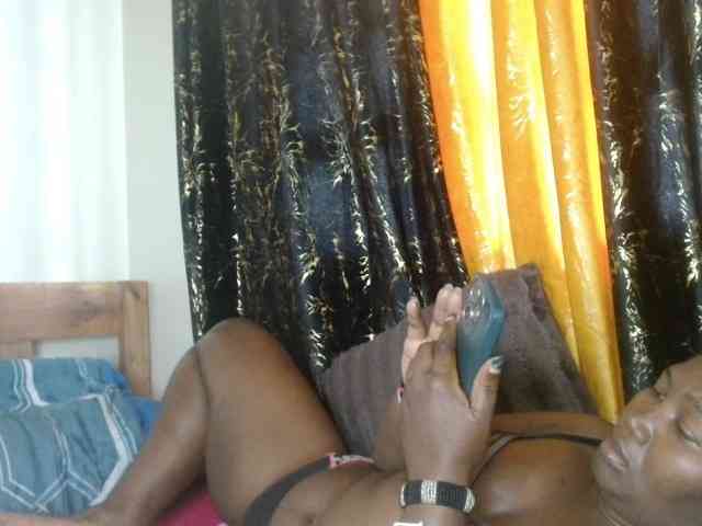 Sexxy-pretty24 webcam