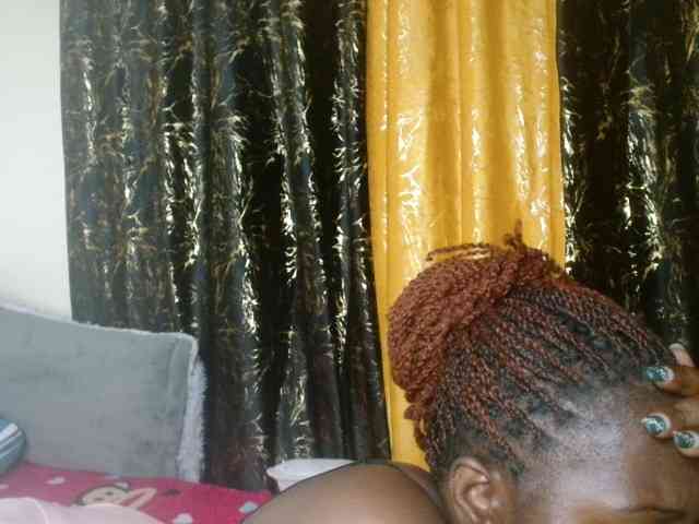 Sexxy-pretty24 webcam