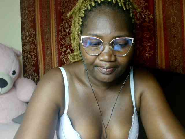 Sexxy-pretty24 webcam