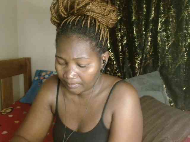 Sexxy-pretty24 webcam