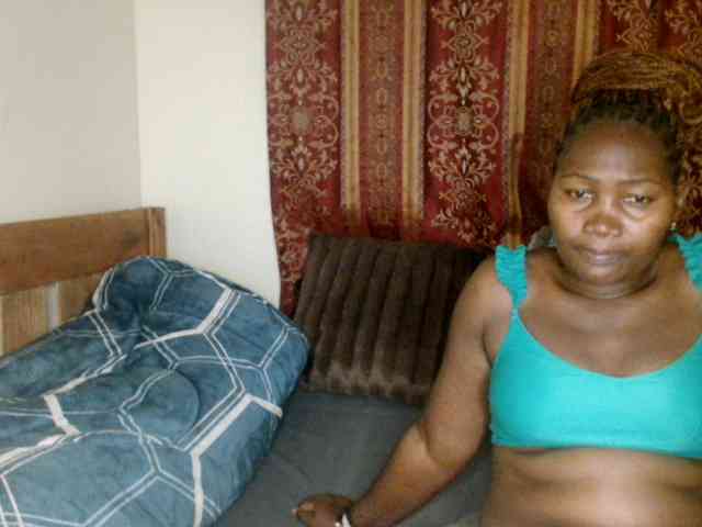 Sexxy-pretty24 webcam
