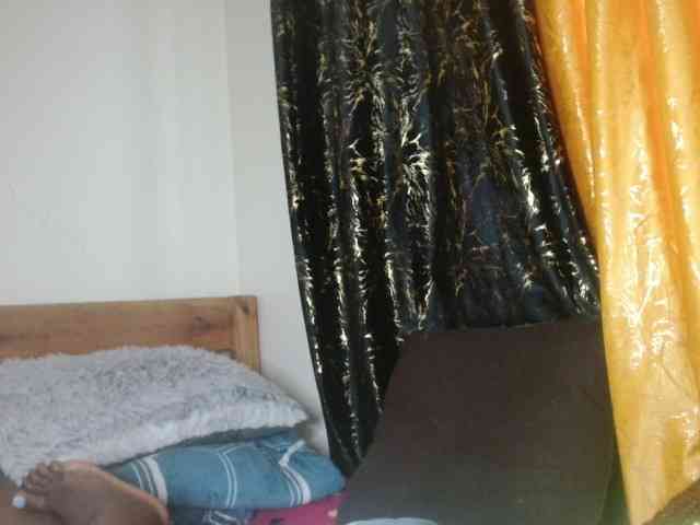 Sexxy-pretty24 webcam