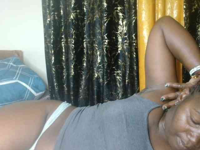 Sexxy-pretty24 webcam