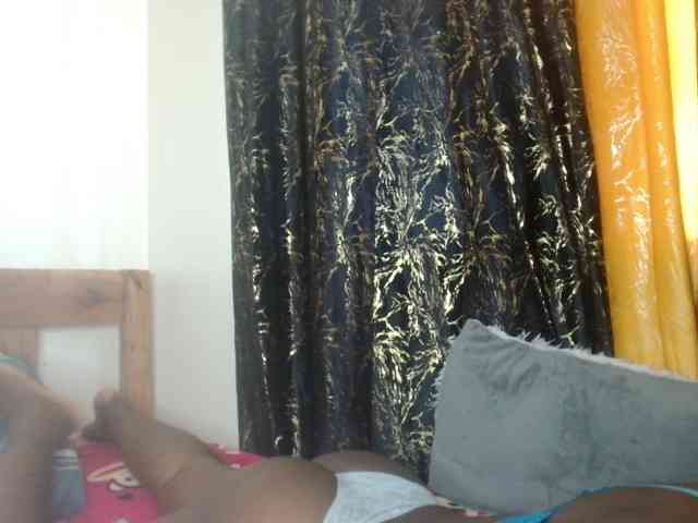 Sexxy-pretty24 webcam