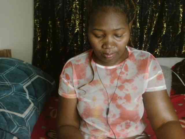 Sexxy-pretty24 webcam