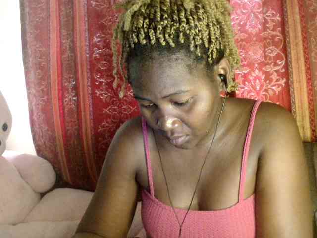 Sexxy-pretty24 webcam