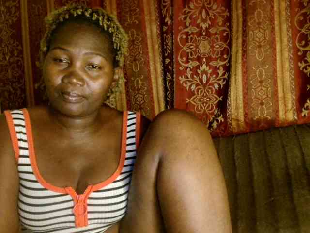 Sexxy-pretty24 webcam