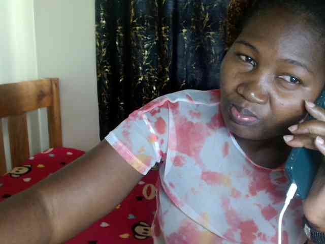 Sexxy-pretty24 webcam