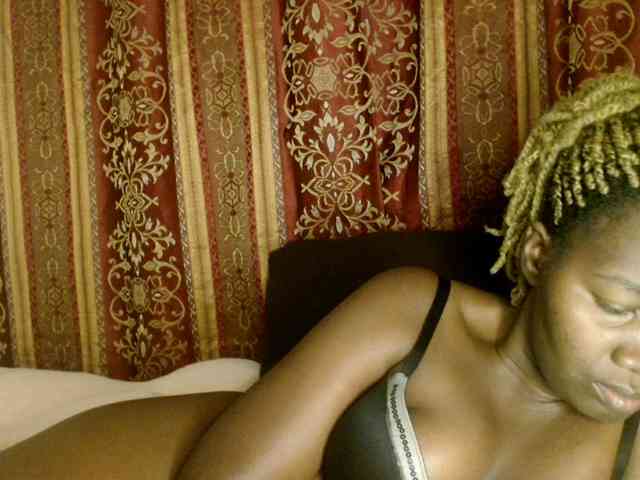 Sexxy-pretty24 webcam