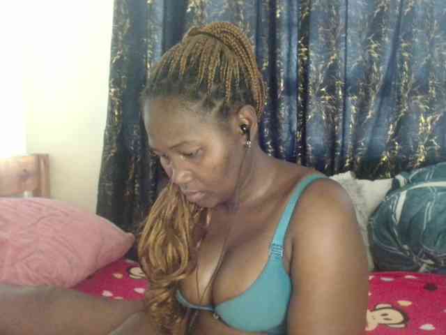 Sexxy-pretty24 webcam