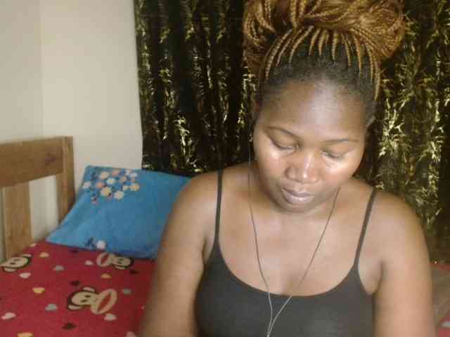 Sexxy-pretty24 webcam