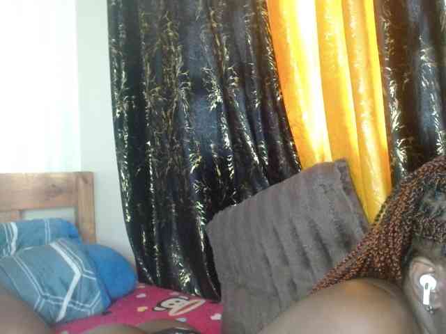 Sexxy-pretty24 webcam