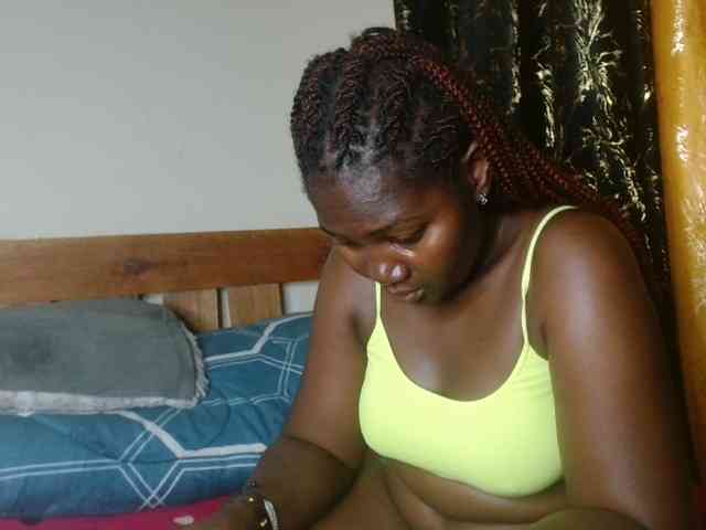 Sexxy-pretty24 webcam