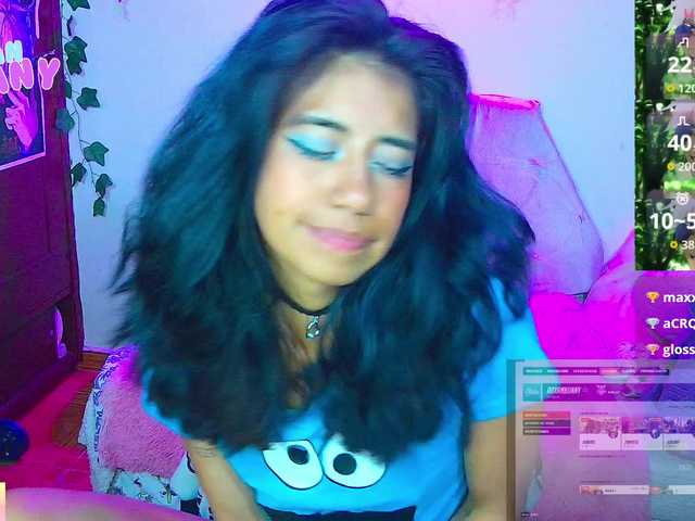 roxanbunny's BongaCams show and profile