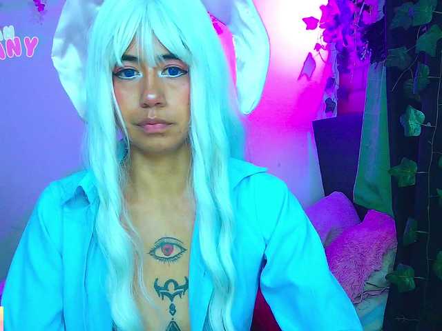 roxanbunny's BongaCams show and profile