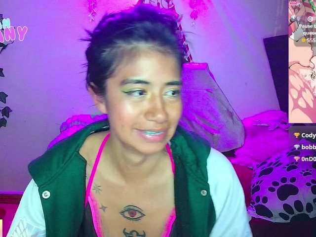 roxanbunny's BongaCams show and profile