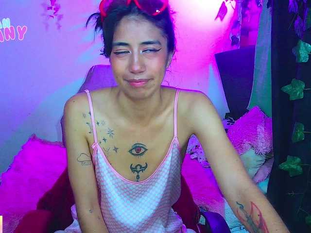 roxanbunny's BongaCams show and profile